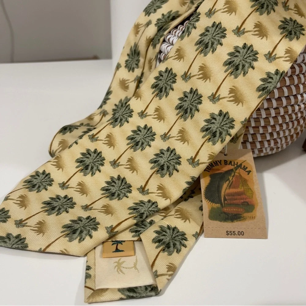 nwt TOMMY BAHAMA silk printed palm tree tie mens